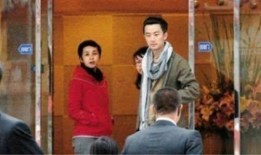 狗仔爆料姐弟恋视频合集,姐弟恋甜蜜瞬间大合集